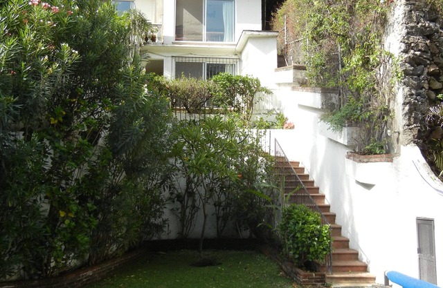 DELUXE COMPLETELY FURNISHED STUDIO APARTMENT IN A QUIET RESIDENCIAL AREA