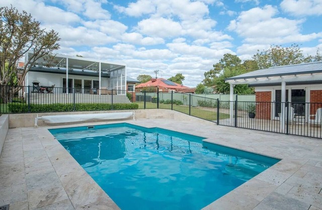 Deluxe Entertainer - Pool, Close to CBD