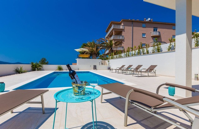 Deluxe sea view 3 in Villa Ria with pool