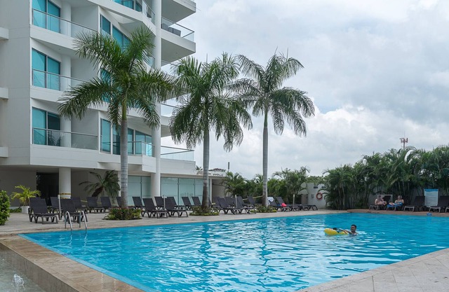 Deluxe Sonesta 2BD Condo / Hotel Amenities & Beach