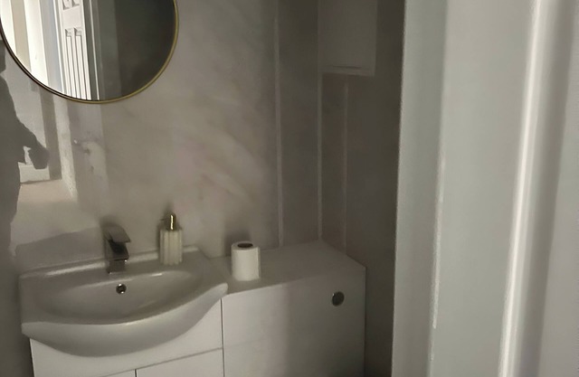 Deluxe Stylish Cantebury Home