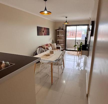 Departamento Centrico Con Balcon a la Calle