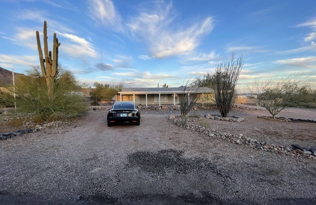 Desert Ranch House tucked into Nature's Beauty all around!