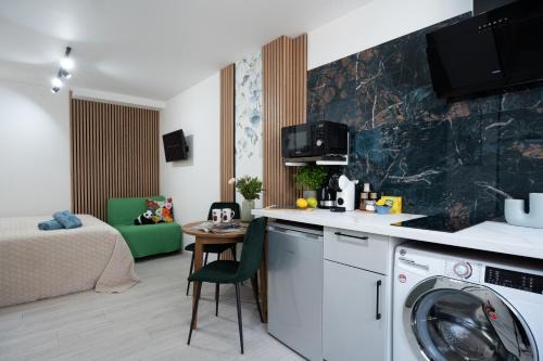 Design Green Garden Apartments with Private Parking & Playground