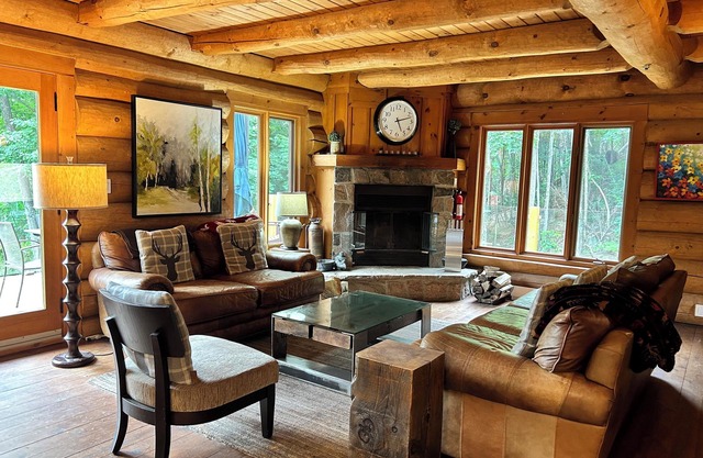 Designer finishes: Mont-Tremblant Mountain View Chalet