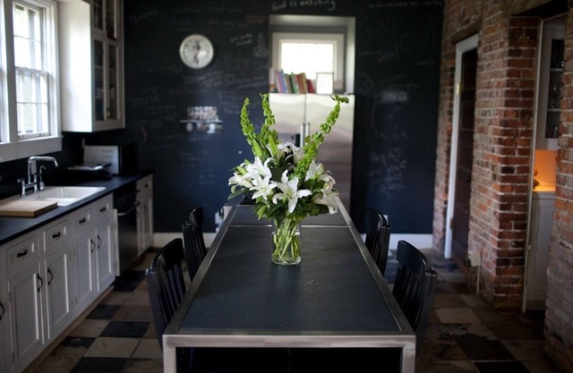 Designer's Home in Belmont/12 South