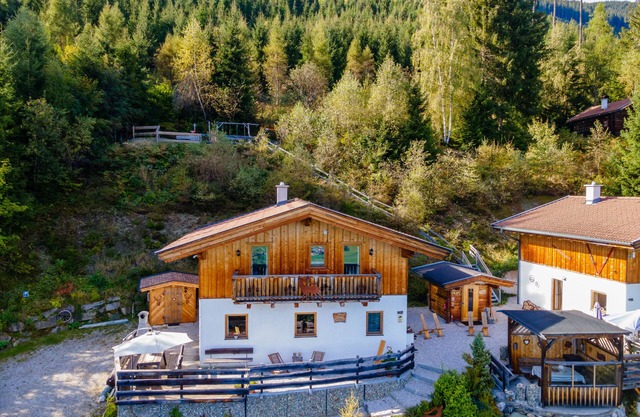 Detached chalet with sauna with fantastic mountain panorama