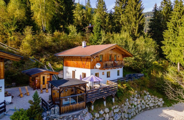 Detached chalet with sauna with fantastic mountain panorama