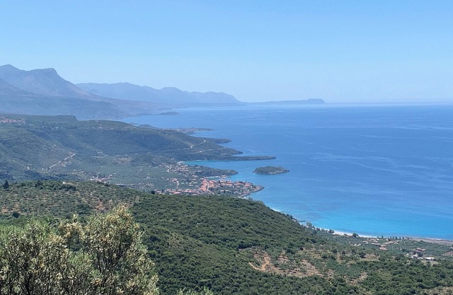 Detached comfortable stone house with wonderful views 10 min from the sea