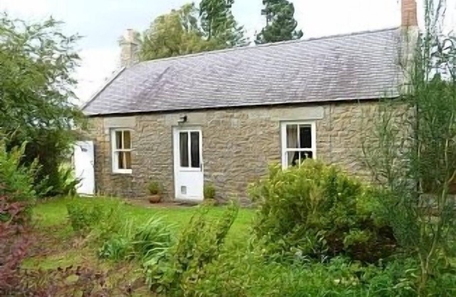 Detached Cottage With Private Walled Garden