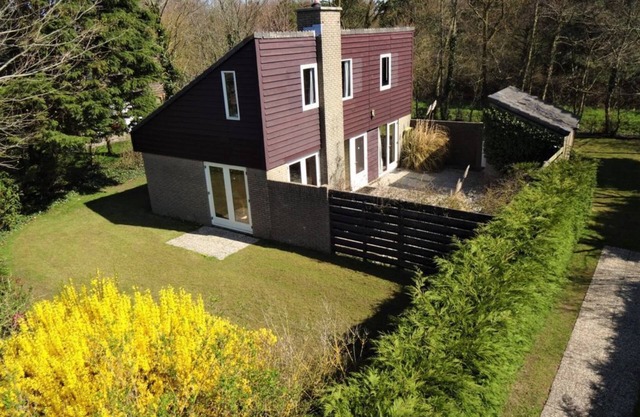 Detached house of 95m2, exclusive on the edge of the park, garden 700m2.