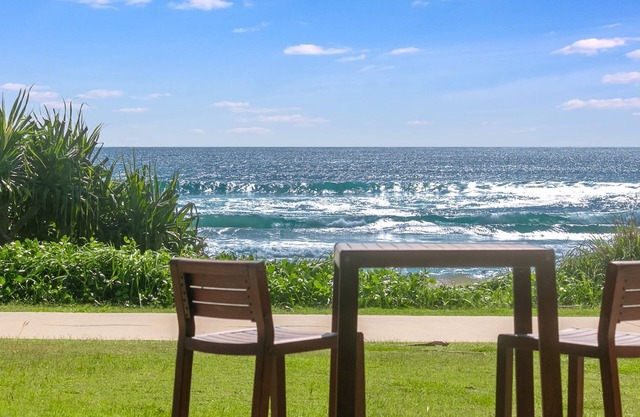 Diamond Place 1 - Absolute Beachfront