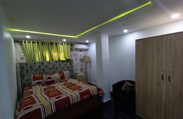 Dinero Emerald Apartment - Surulere