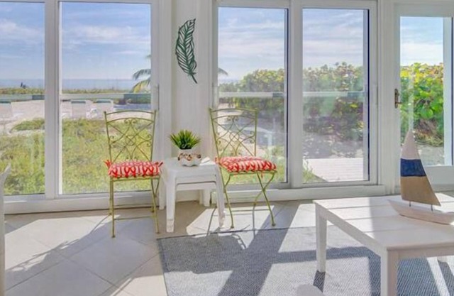 Direct Gulf Front ! Completely Renovated Modern 2 Bedroom !