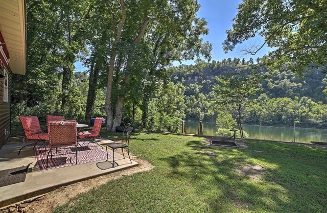 Directly on White River! Walk-in access! - 1/4 mile from White Hole Access.