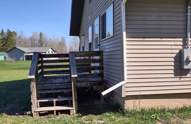 Discover Hawkins charm in our 3-bedroom retreat near ATV & Snowmobile Trails