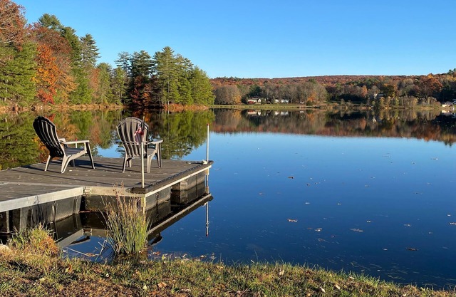 Discover Your Perfect Getaway! Beautiful Scenic Lakefront Condo
