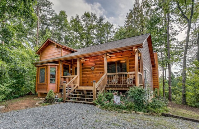 Dogwood Cabin | Hot Tub | Outdoor Fireplace | Grill