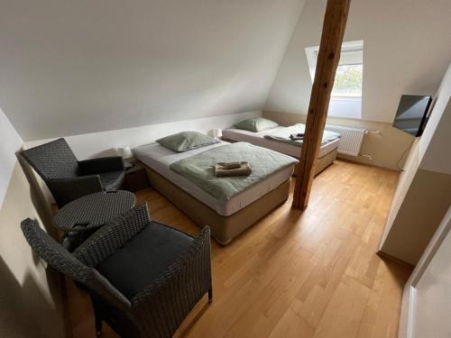 Doppelzimmer-Bad-Kühlschrank-Tv-19