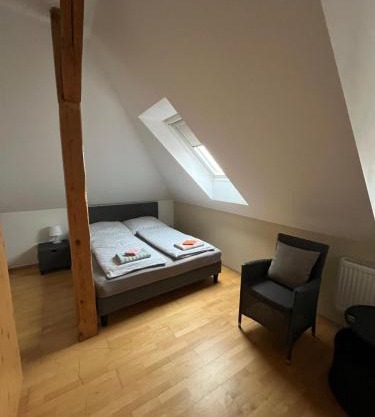 Doppelzimmer, TV- Bad, Kühlschrank- Parkplatz-17