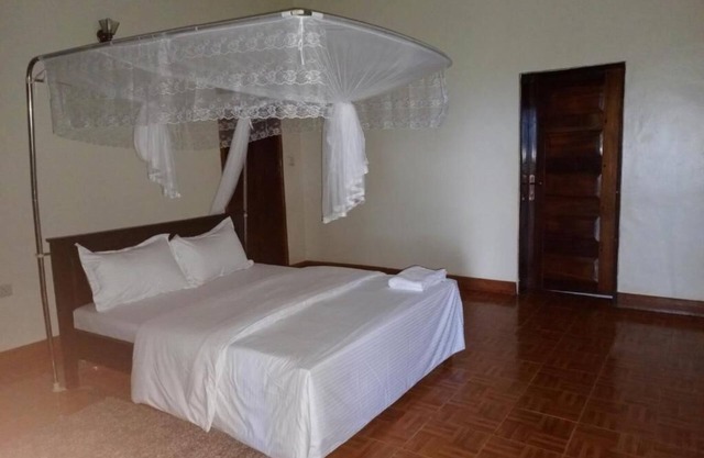 Double BnB Room with Private Bathroom #2