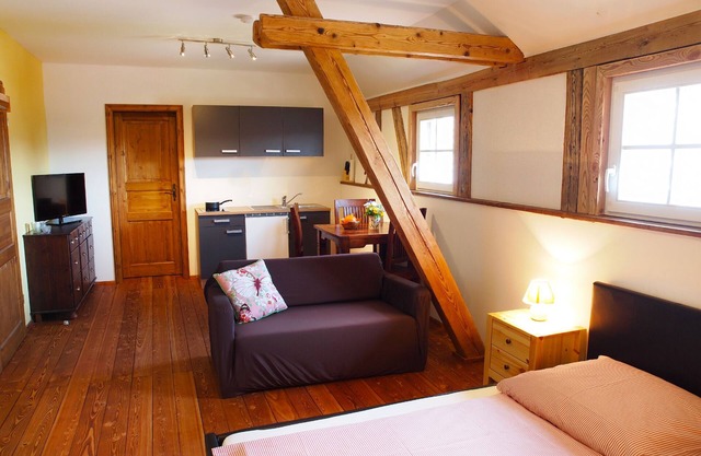 Double room country garden or castle view on a four-sided courtyard to the castle grounds!