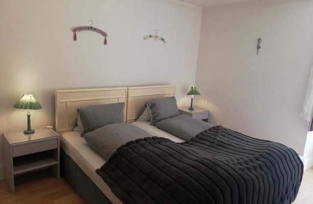Double room, bathroom & parking by Interlaken