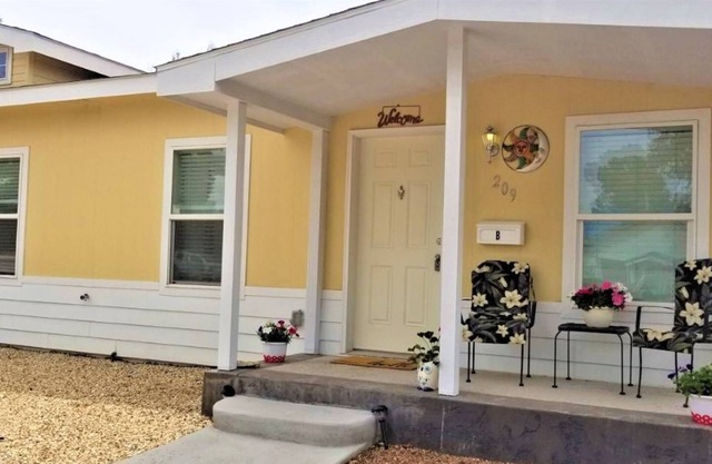 Downtown Alamosa 3 Bedroom 2 Bath Home