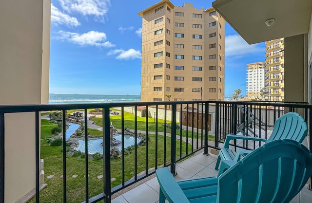 Downtown Oceana Condo/2 Min Walk to Papas&Beer