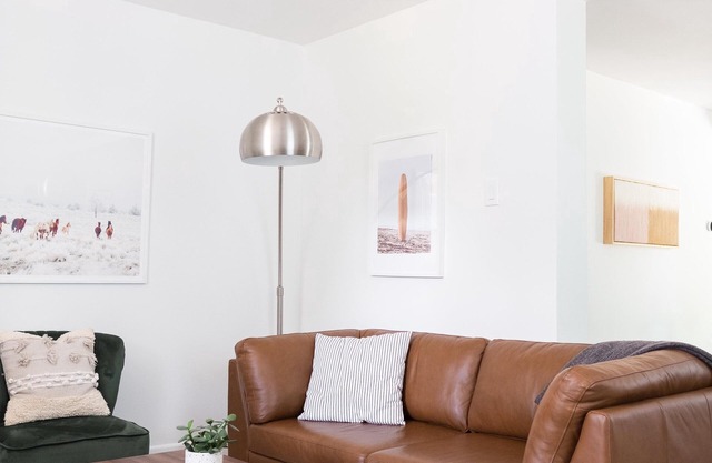 Downtown Picton 2 Bedroom Boho Suite! (15 Minutes to Sandbanks)