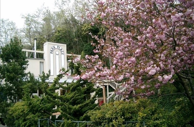 Downtown Port Townsend - Hillside Penthouse Vacation Rental