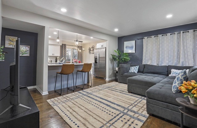 Dream- 4 King Beds, Fully Fenced