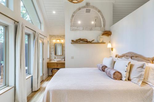 Dreamy Montana Cabin Short Drive to Flathead Lake