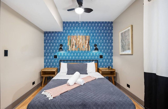 Dubois Guest House Room 102