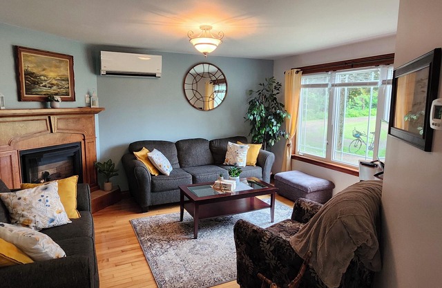 Dunollie Retreat, Relax in one of PEI's beautiful country homes!
