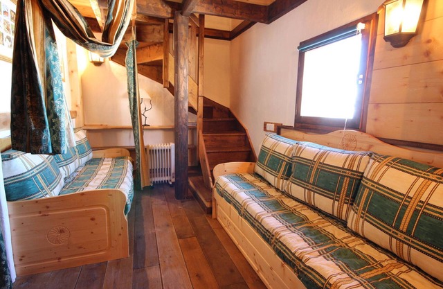 Duplex for 7 in Vallandry center, near slopes, pets allowed