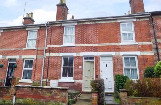 DUTCH COTTAGE, pet friendly, with a garden in Colchester