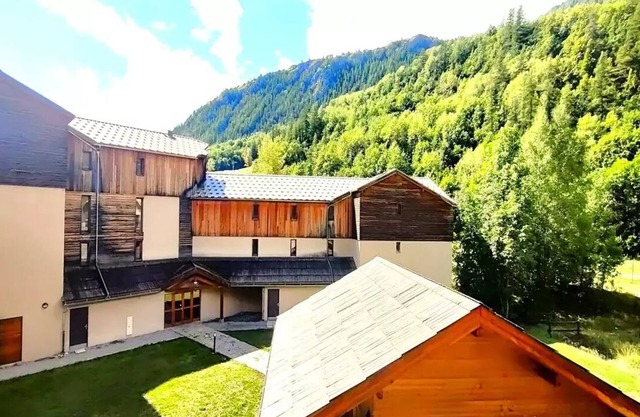 EACH APARTMENT AT PIED PISTEN - 4/6 PERS