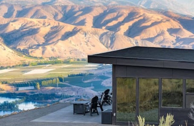 Earthlight 2 - On Top of The World