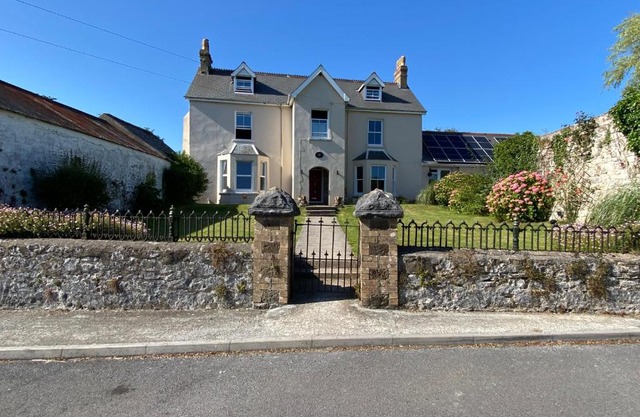 East Llanteg Guest House