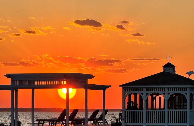 Eastern NC Country Estate~ Panoramic Water views~ Stunning Sunsets~ Mini-Resort