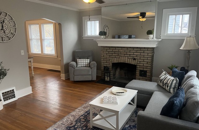 Eastwood Hideaway- Peaceful upstairs unit in the heart of Syracuse