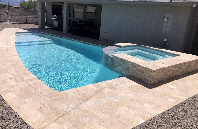 Easy boat parking access, new furniture, beautiful clean new pool and spa