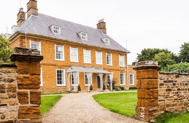 "ecton House- Palmer Suite-near Silverstone"