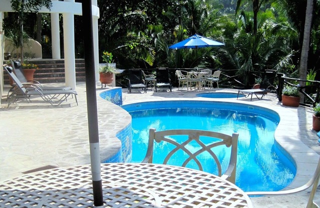 EL NIDO DE LA TORTUGA - A Poolside, Cozy Casita Nestled Into the Hillside