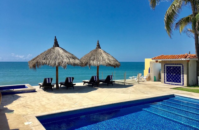 El Sol La Vida beachfront Villa (unbelievable View)
