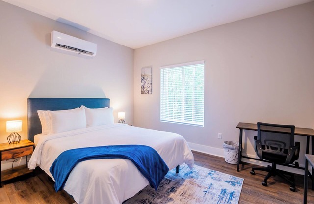 Elegant 2-bedroom apartment with AC, fitness, pool - C