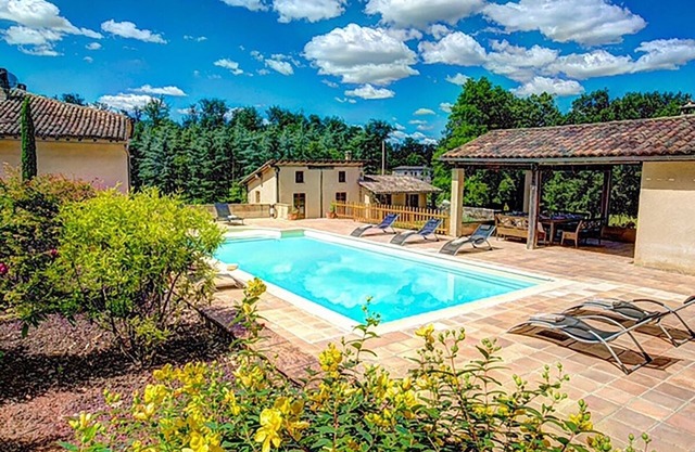 Elegant & Spacious Villa set in Extensive Grounds, Private Pool - 5mins from Castelnau-de-Montmiral