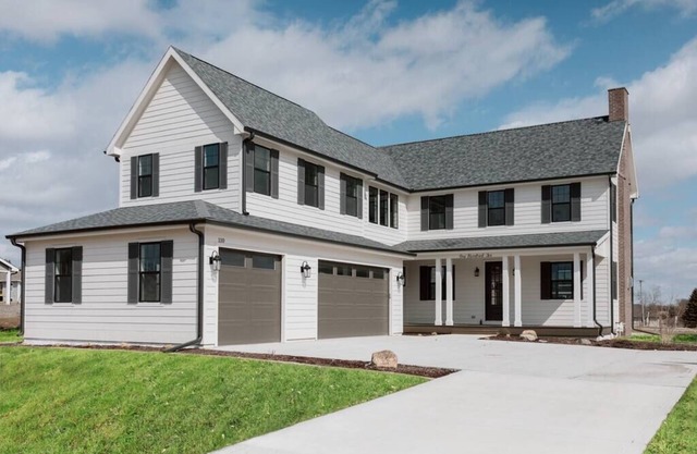 Elegant Home in Agrihood w/Modern Comforts, "Luxurious Retreat in Iowa's First Agrihood: Minutes to