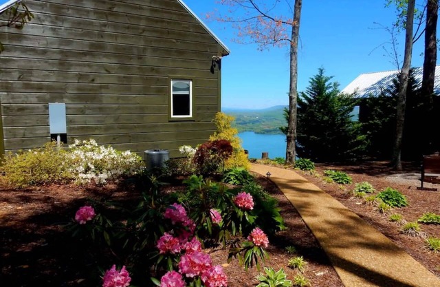 Elk Ridge with a private hot tub!